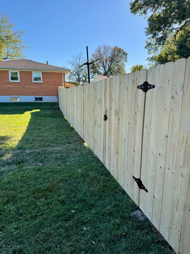 Louisville, KY - 6’ wood privacy fence in Smyrna area