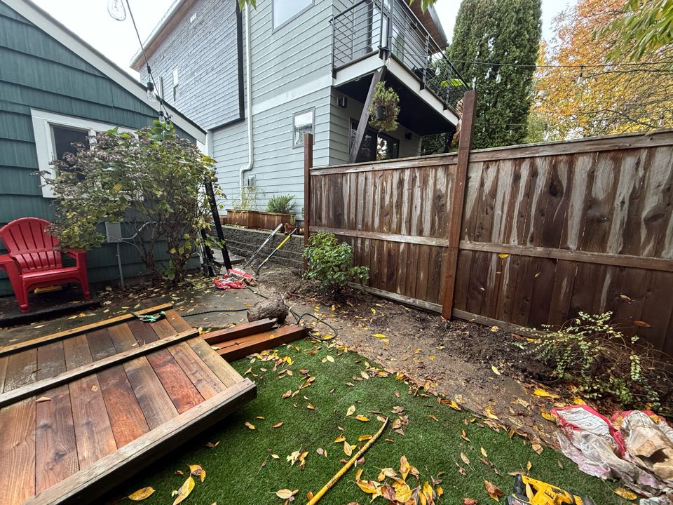 Seattle, WA - Small panel repair in Loyal Heights today. The rain has begun the annual process of making fences fall over….
