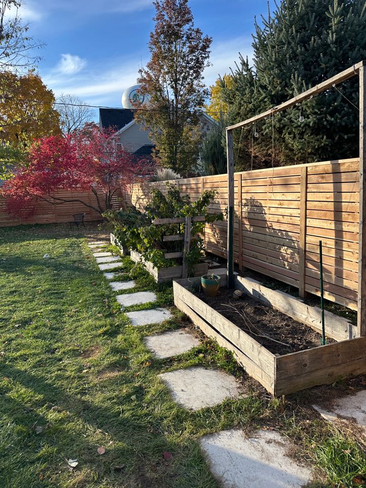 Geneva, IL - Customer in Geneva wanted a custom fence matching something had seen. They reached out to Top Rail Fence and we were able to bring their vision to life. 