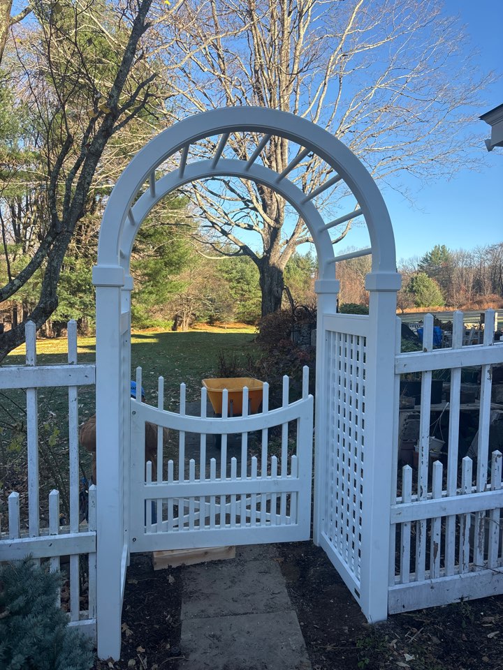 Redding, CT - Cellular vinyl Walpole arch and gate. Looks and feels like wood, lasts like vinyl. Superior product 