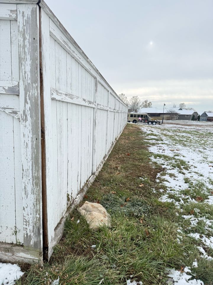Kansas City, MO - Before and after. A new year means a new horizontal fence. 
