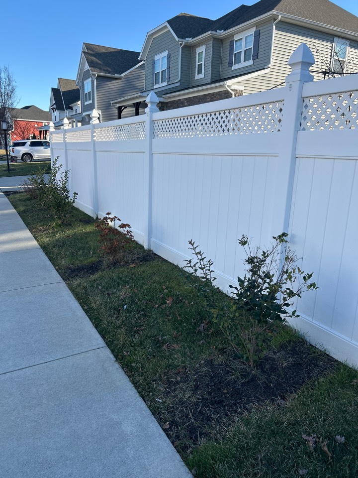 Glen Allen, VA - 5+ one with lettuce vinyl with French Gothic post