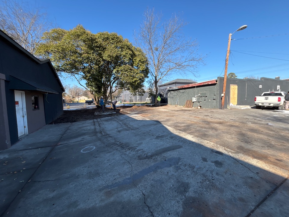 Charlotte, NC - 8 foot tall commercial chain link