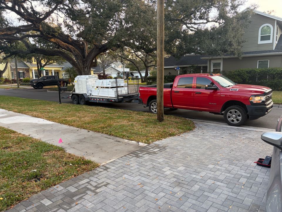 Tampa, FL - New construction house in South Tampa, we’re putting up a vinyl privacy fence around a pool, to meet the pool code inspection. 