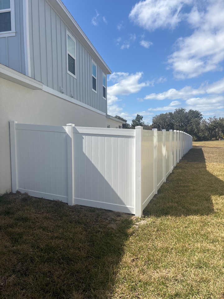 DeBary, FL - Recently installed 290’ of 6’ white vinyl in Debary 