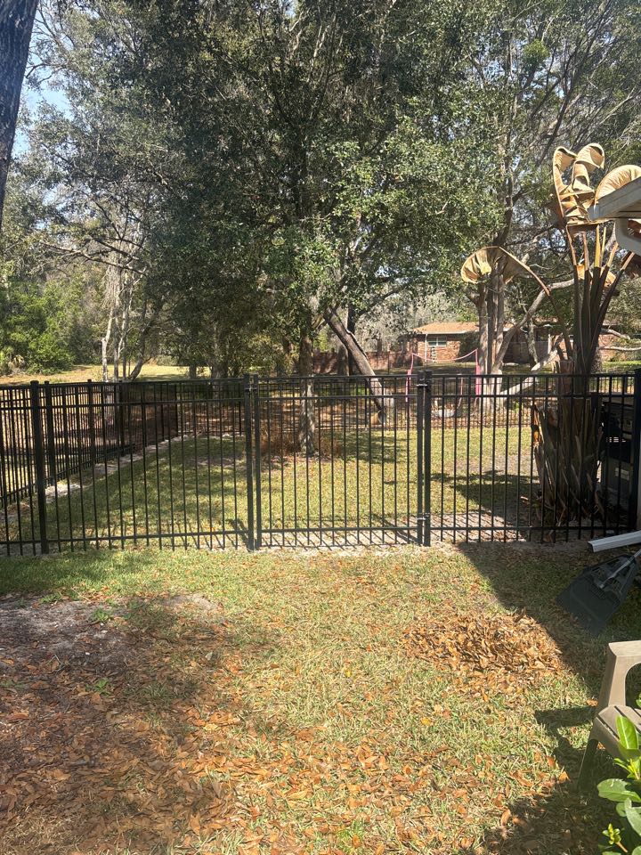 DeLand, FL - Finished up a 5’ 3-rail aluminum fence for a homeowner in deland today. 