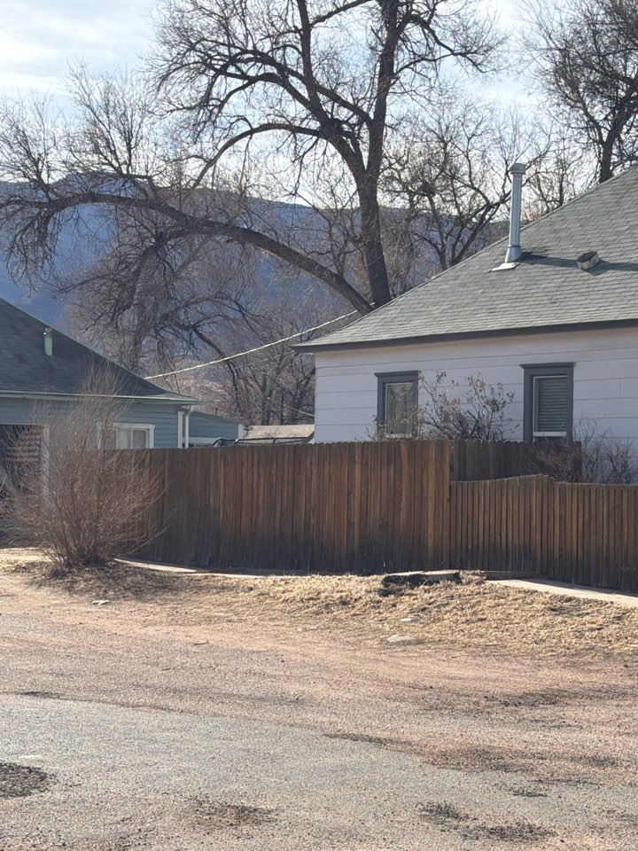 Colorado Springs, CO - Top Rail Fence is in Colorado Springs doing estimates for Cedar Privacy Fences!