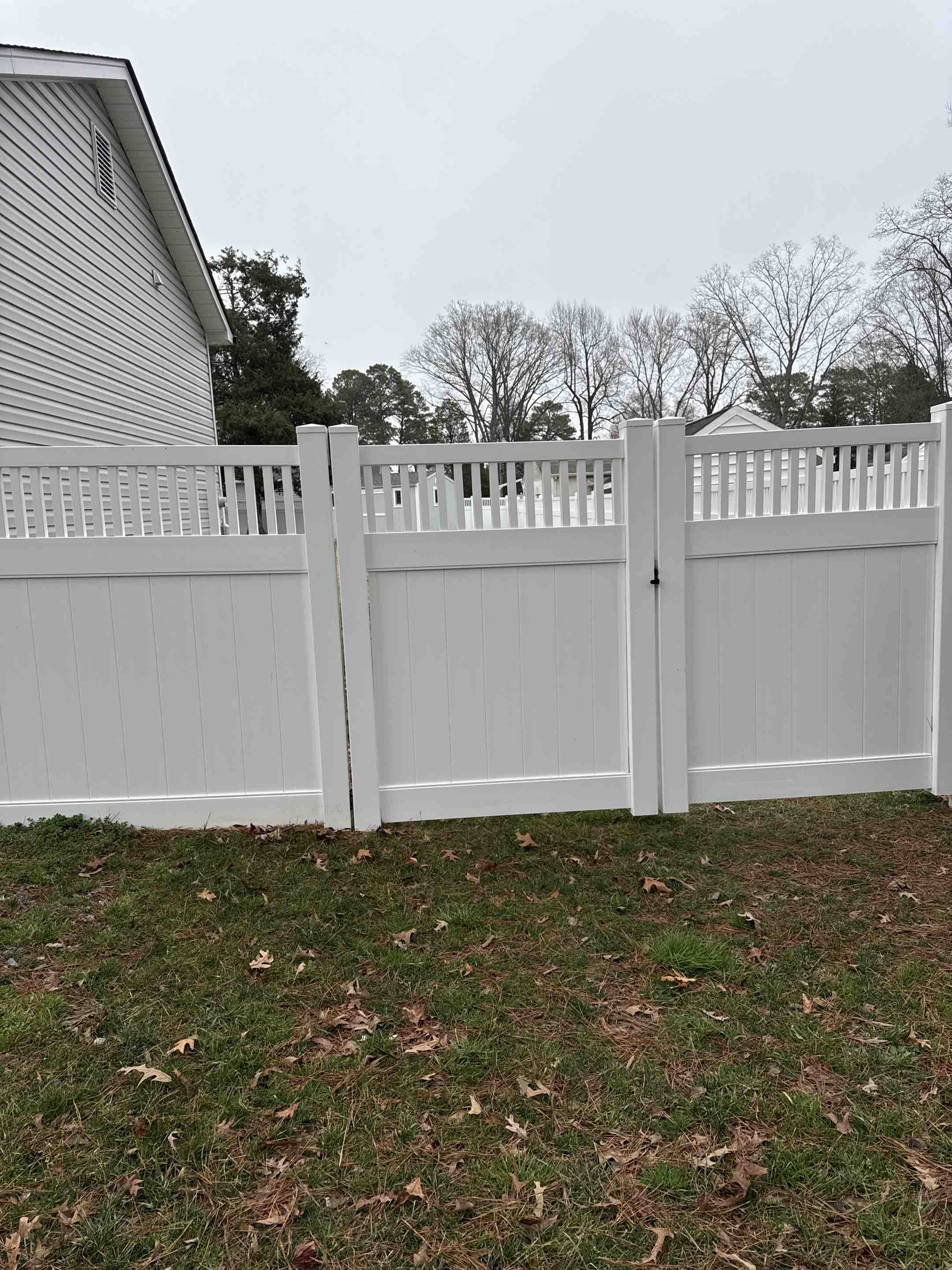 Henrico, VA - 5+1 White Vinyl 