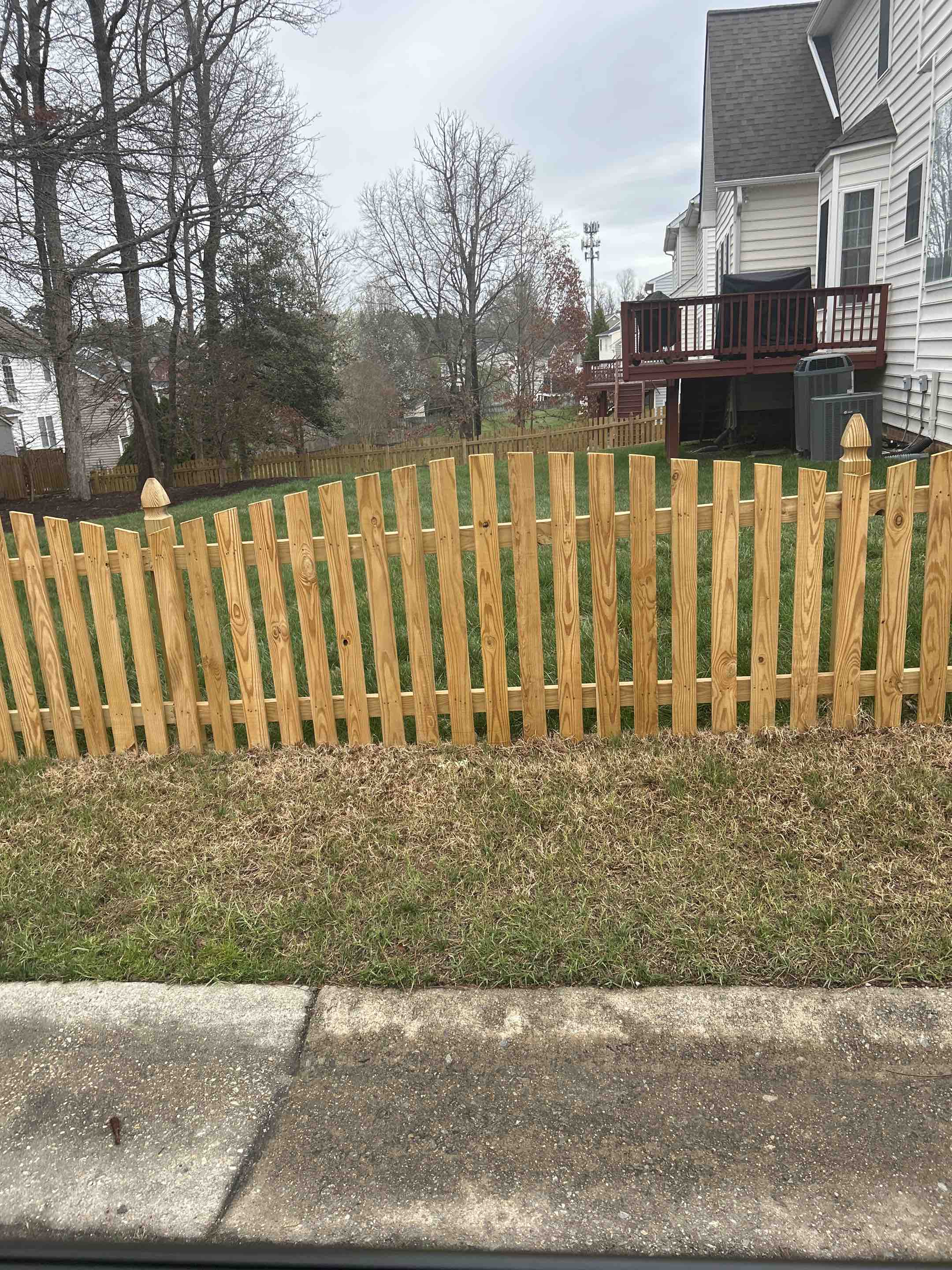 Glen Allen, VA - 4 foot high convex picket