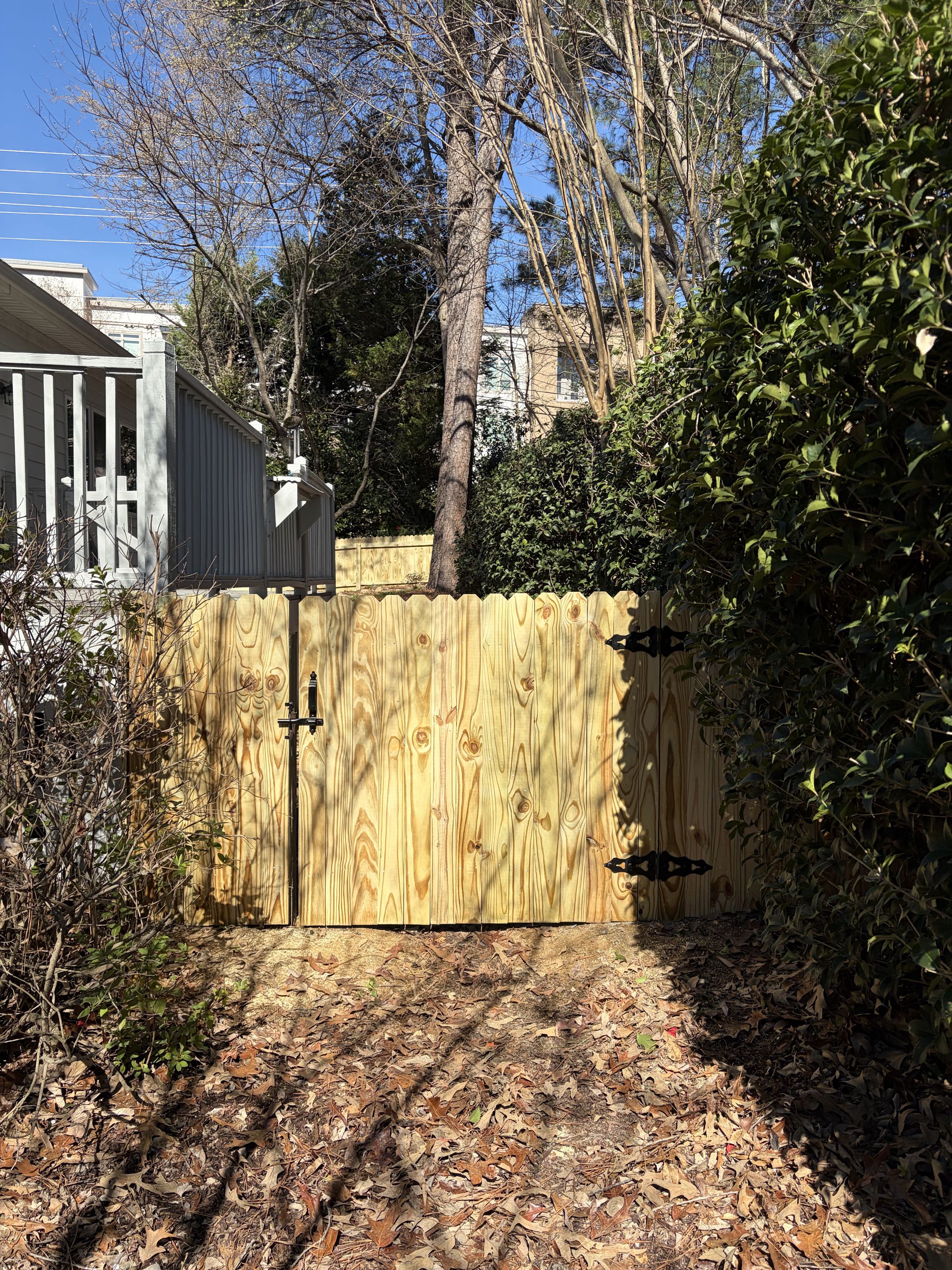 Chapel Hill, NC - 4H wooden privacy fence installation in Chapel Hill, NC—designed to keep your dog safe while adding natural beauty and curb appeal to your yard. This durable wood fence provides security, privacy, and a warm, classic look that enhances any outdoor space. Perfect for pet owners seeking a stylish and functional fencing solution in Chapel Hill. 🏠 🐕  