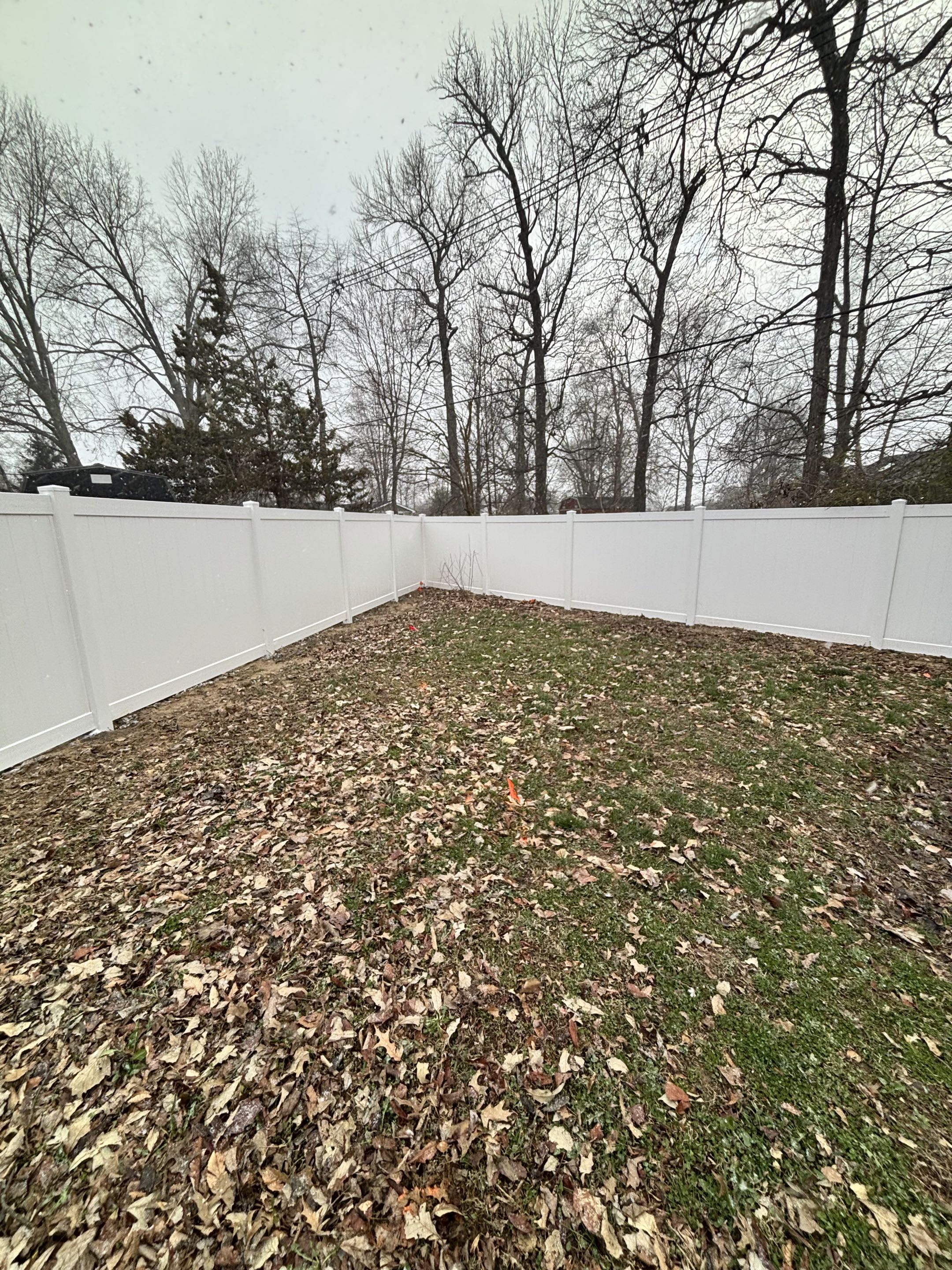 Louisville, KY - 6-foot tall white privacy vinyl in Fern Creek