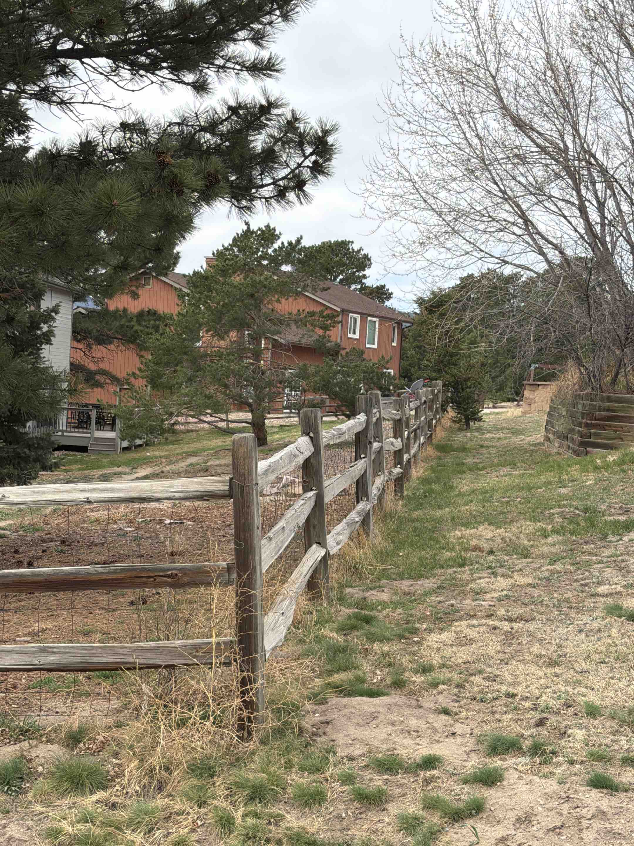 Monument, CO - Top Rail Fence is in Monument, CO doing free estimates for Cedar Split Rail Fencing!