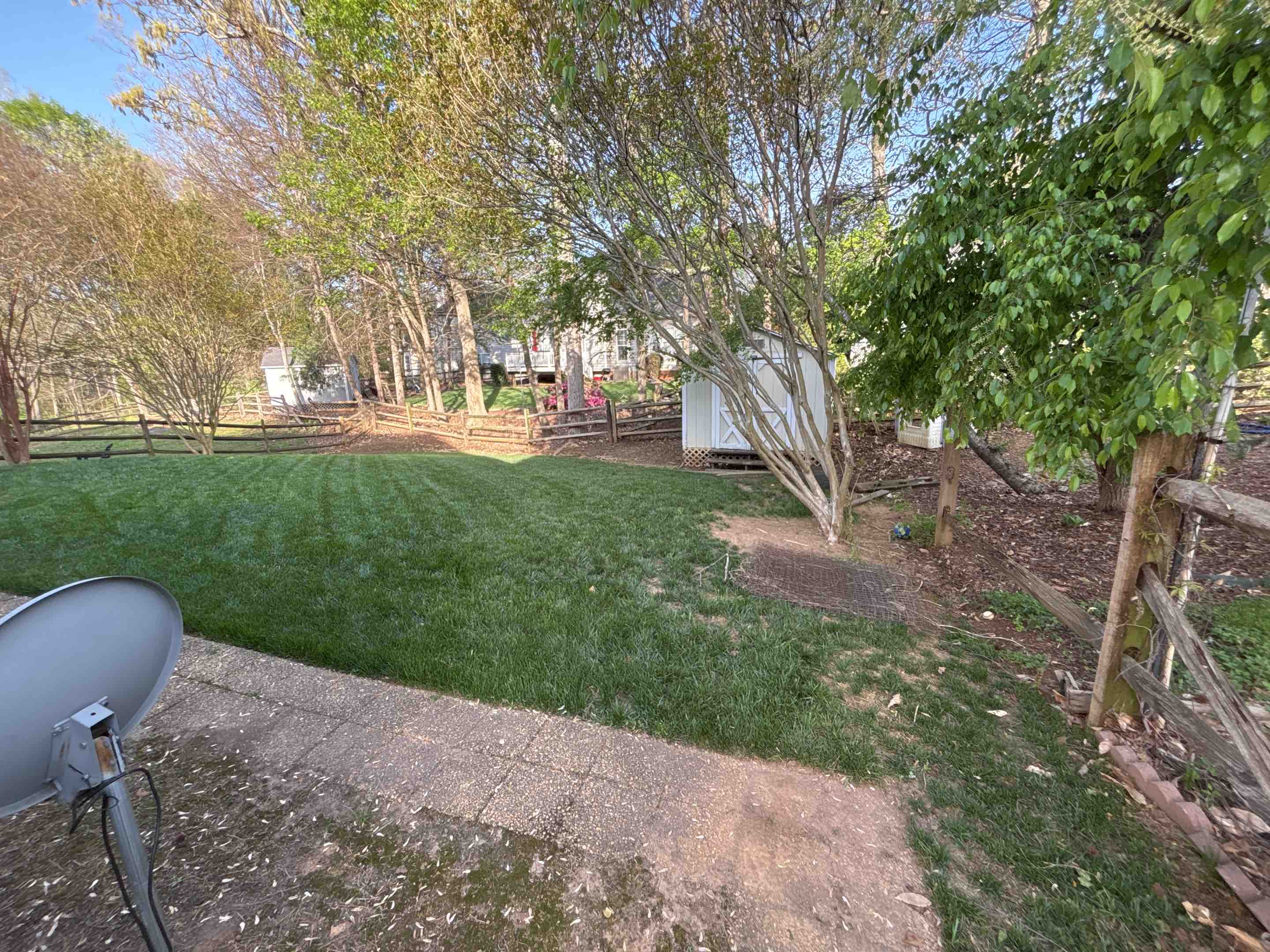 Huntersville, NC - Replace split rail with 4 foot aluminum