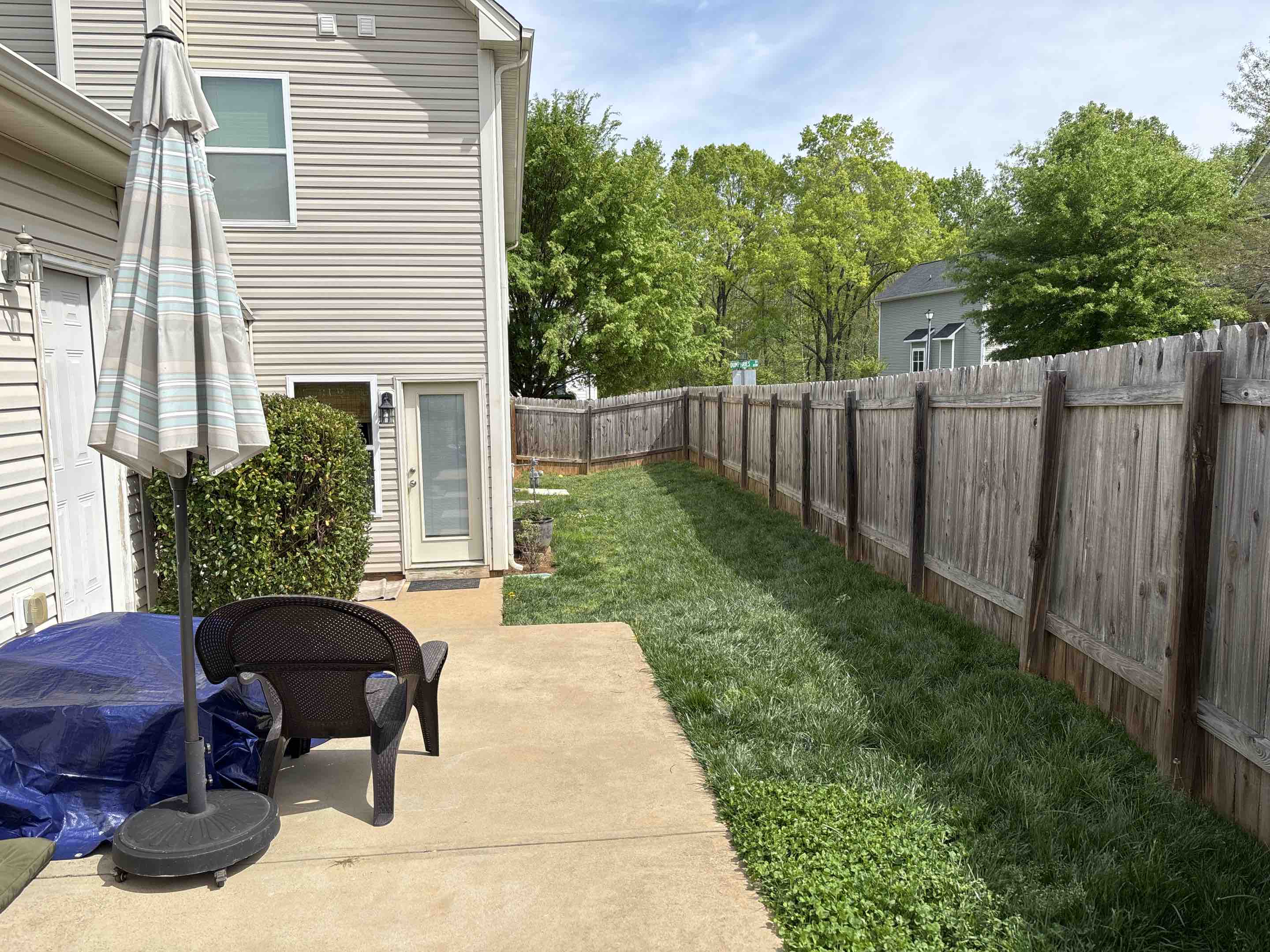 Huntersville, NC - Replace privacy fence with new privacy fence