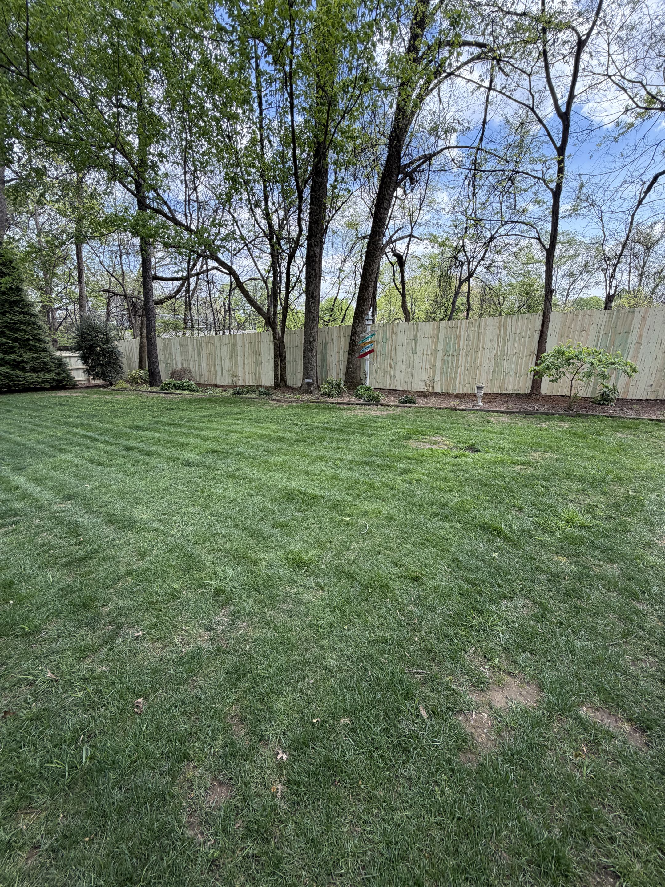 Louisville, KY - 6’ to 8’ Wood Privacy Fence in Barbourmeade