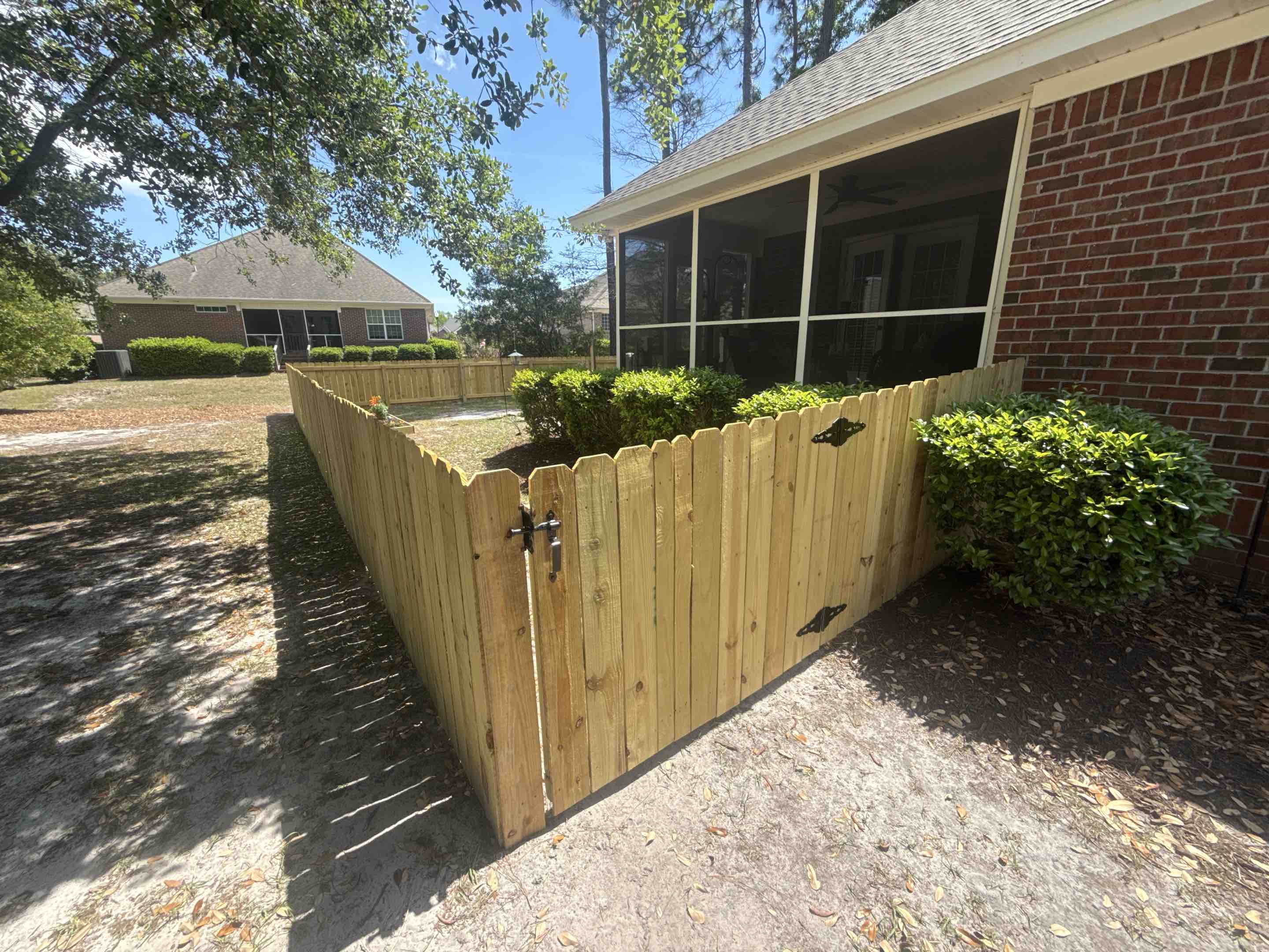 Wilmington, NC - Beautiful 4ft fence in Wilmington! Great job Team! 