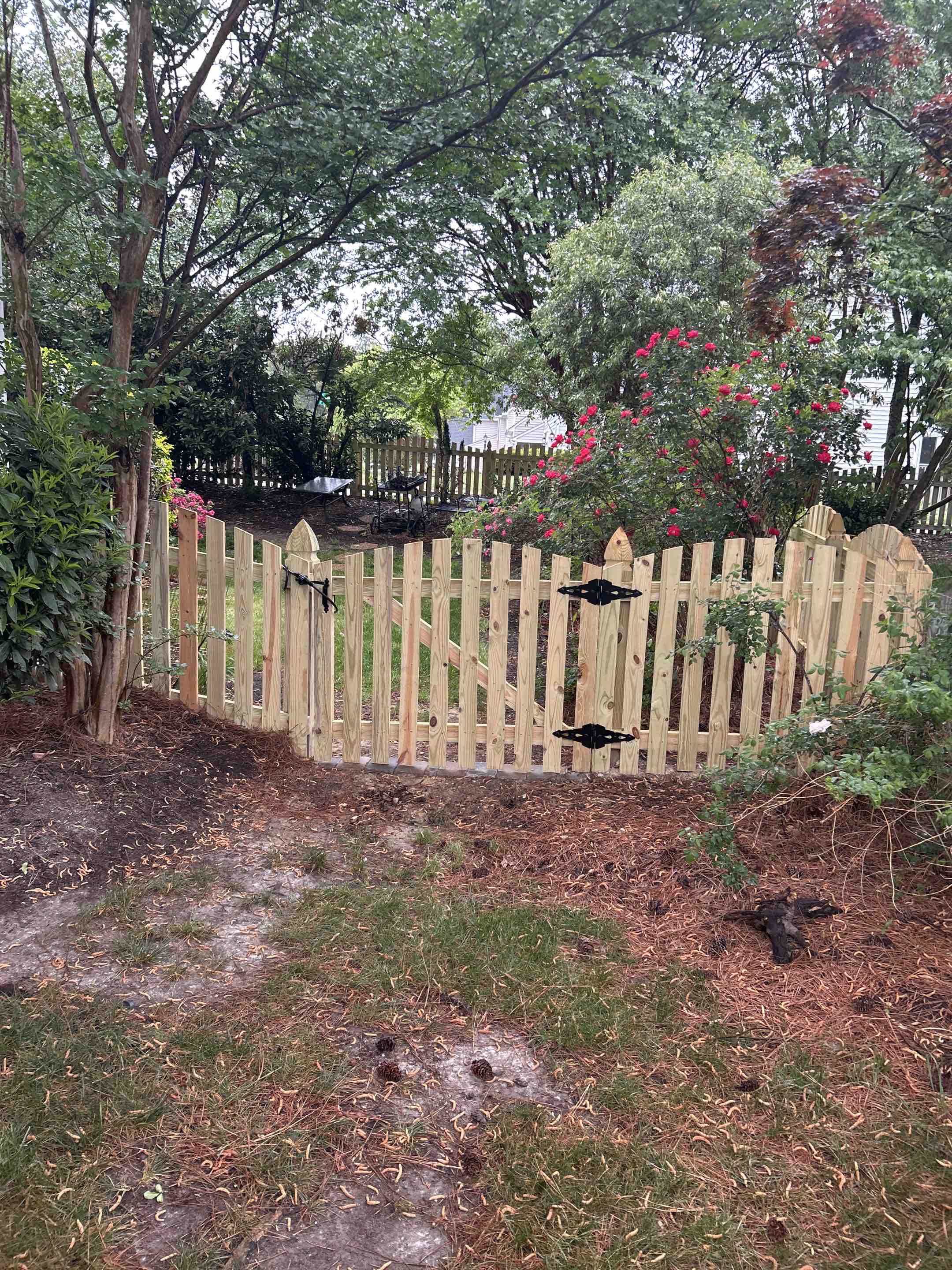 Glen Allen, VA - 4 foot high convex picket with French Catholic post 2 inch basis