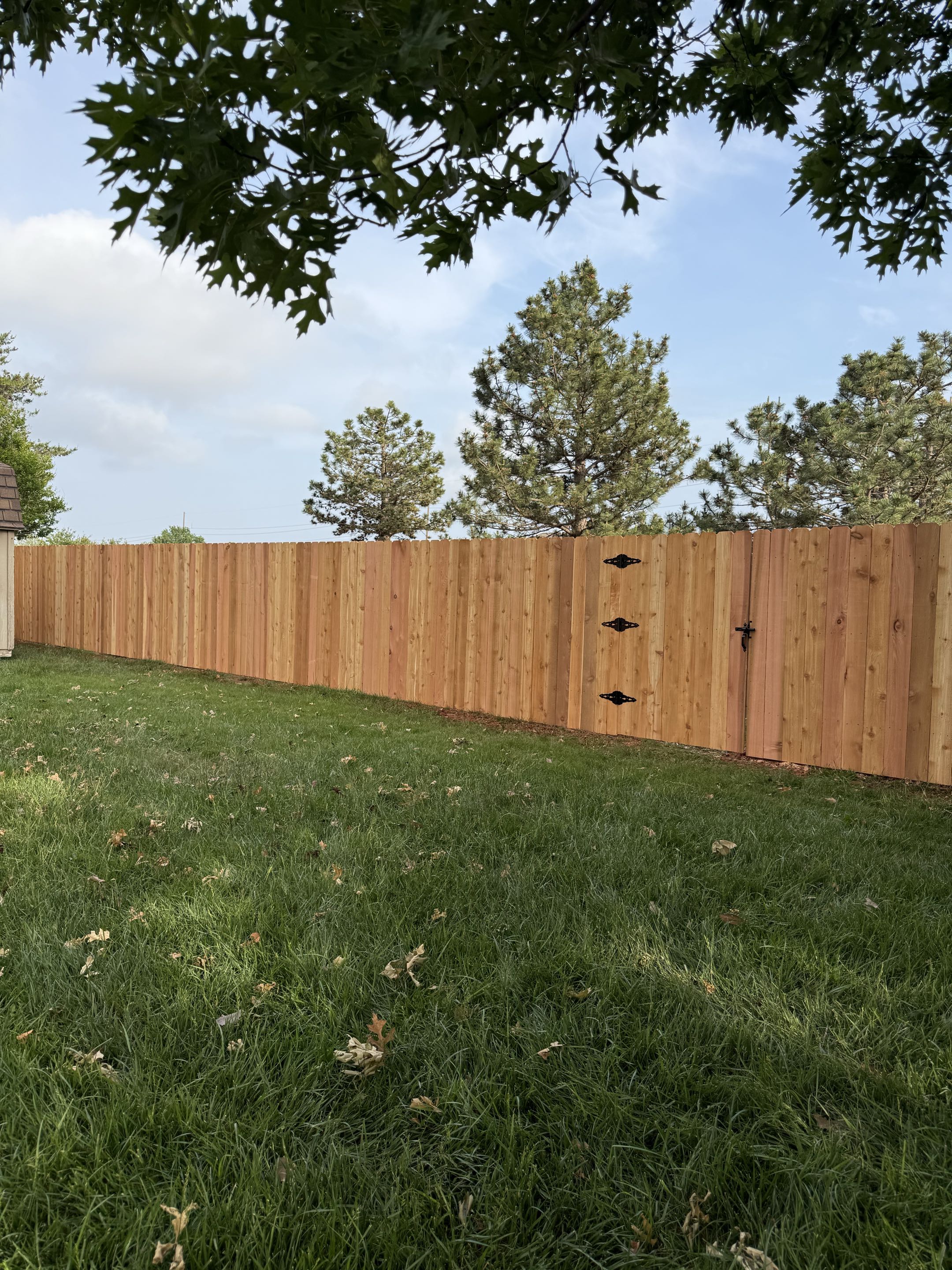 Edmond, OK - The homeowners were ready to upgrade their old fence, and this beautiful Western Red Cedar was the perfect choice. Clean, durable, and built to stand out—this one completely transformed the look of their property.