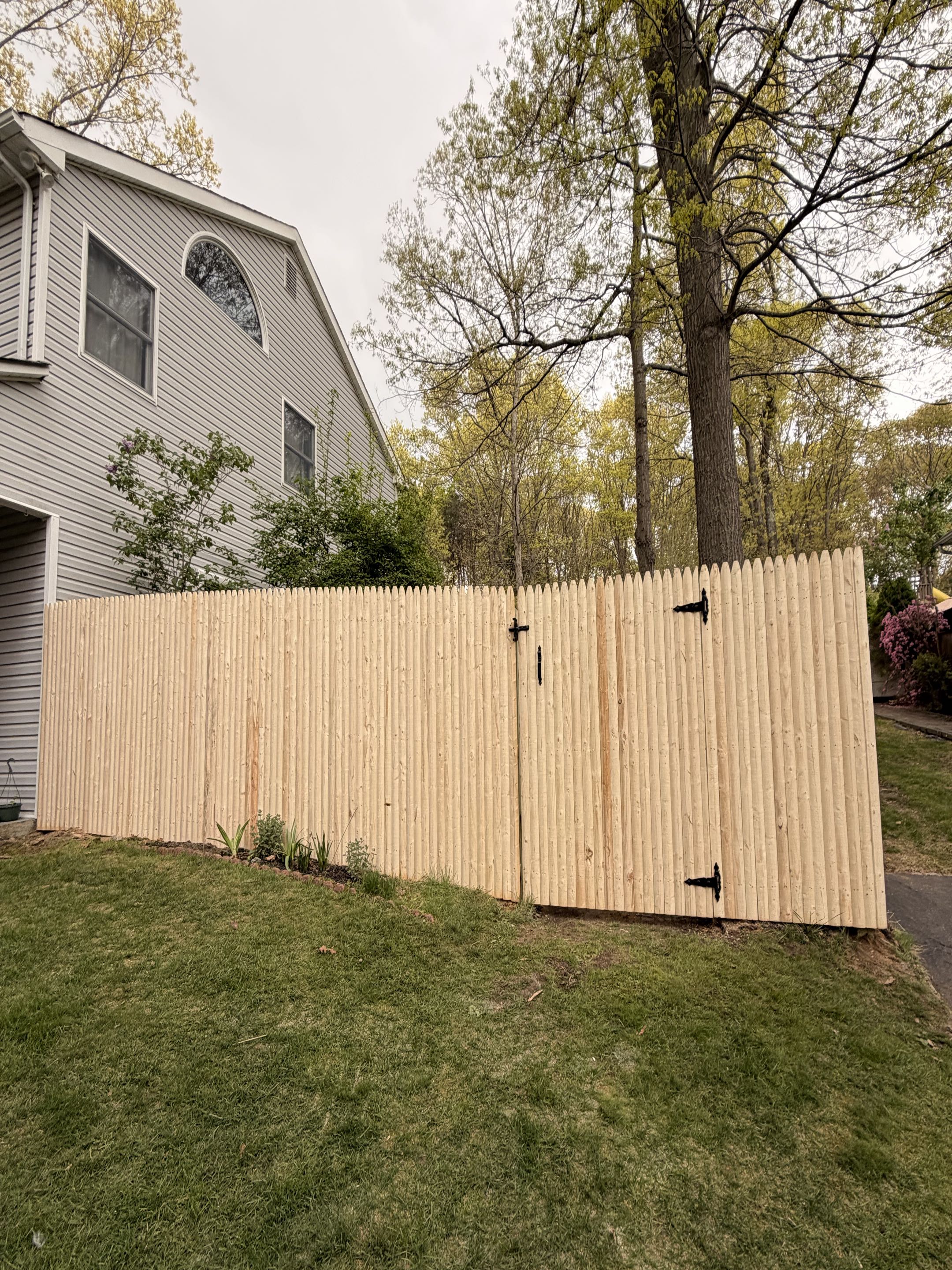 Smithtown, NY - Another clean install in the books for a repeat customer in Smithtown, NY. This project featured a 6-foot stockade fence with a matching gate, built for privacy, durability, and a clean finished look. Always appreciate the continued trust and the opportunity to deliver quality craftsmanship that lasts.  Top Rail Fence Huntington providing professional fence installation across Suffolk County.  #SmithtownNY #FenceInstallation #StockadeFence #WoodFence #PrivacyFence #TopRailFence #TopRailFenceHuntington #SuffolkCounty #FenceContractor #RepeatCustomer #QualityWorkmanship