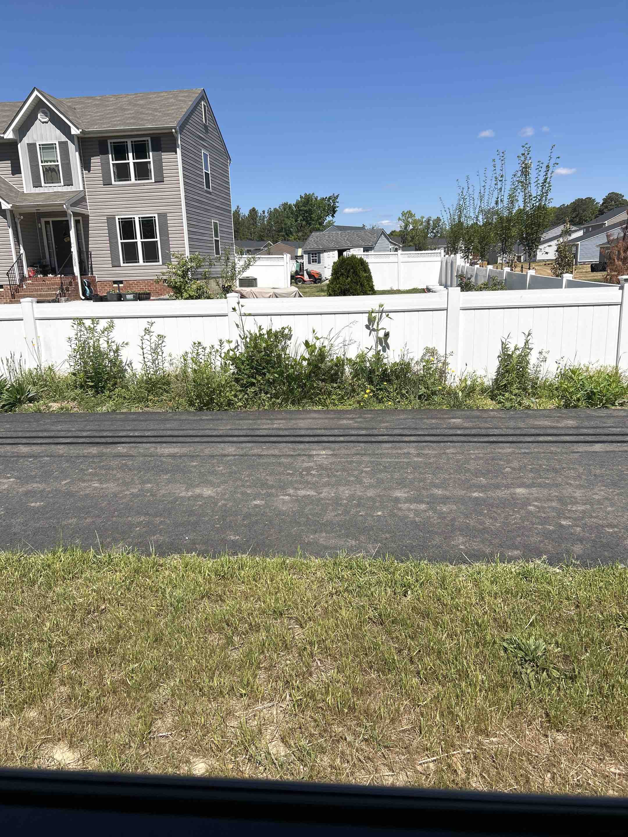 Richmond, VA - 4 foot white vinyl privacy