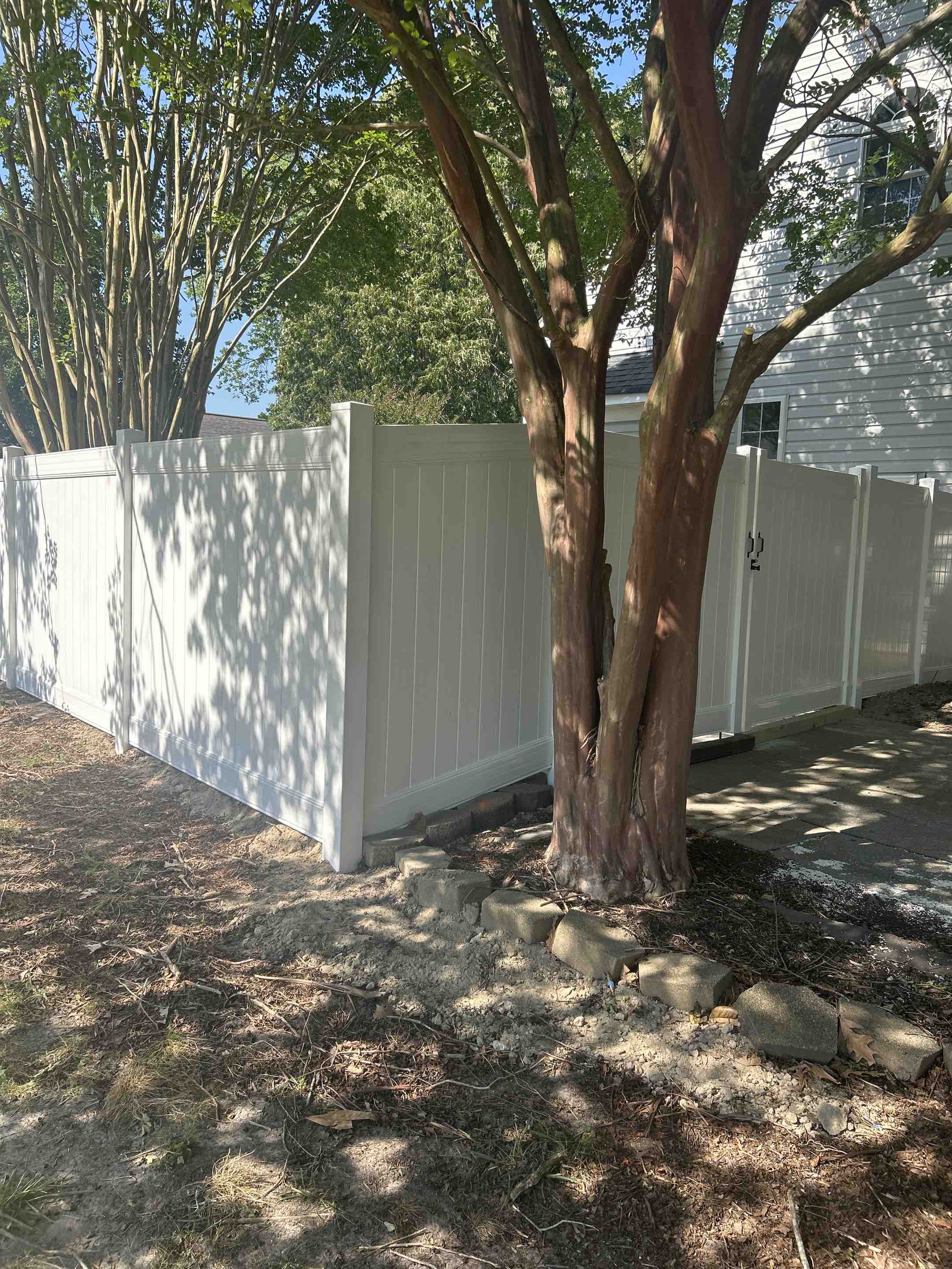 Poquoson, VA - 6 foot vinyl privacy