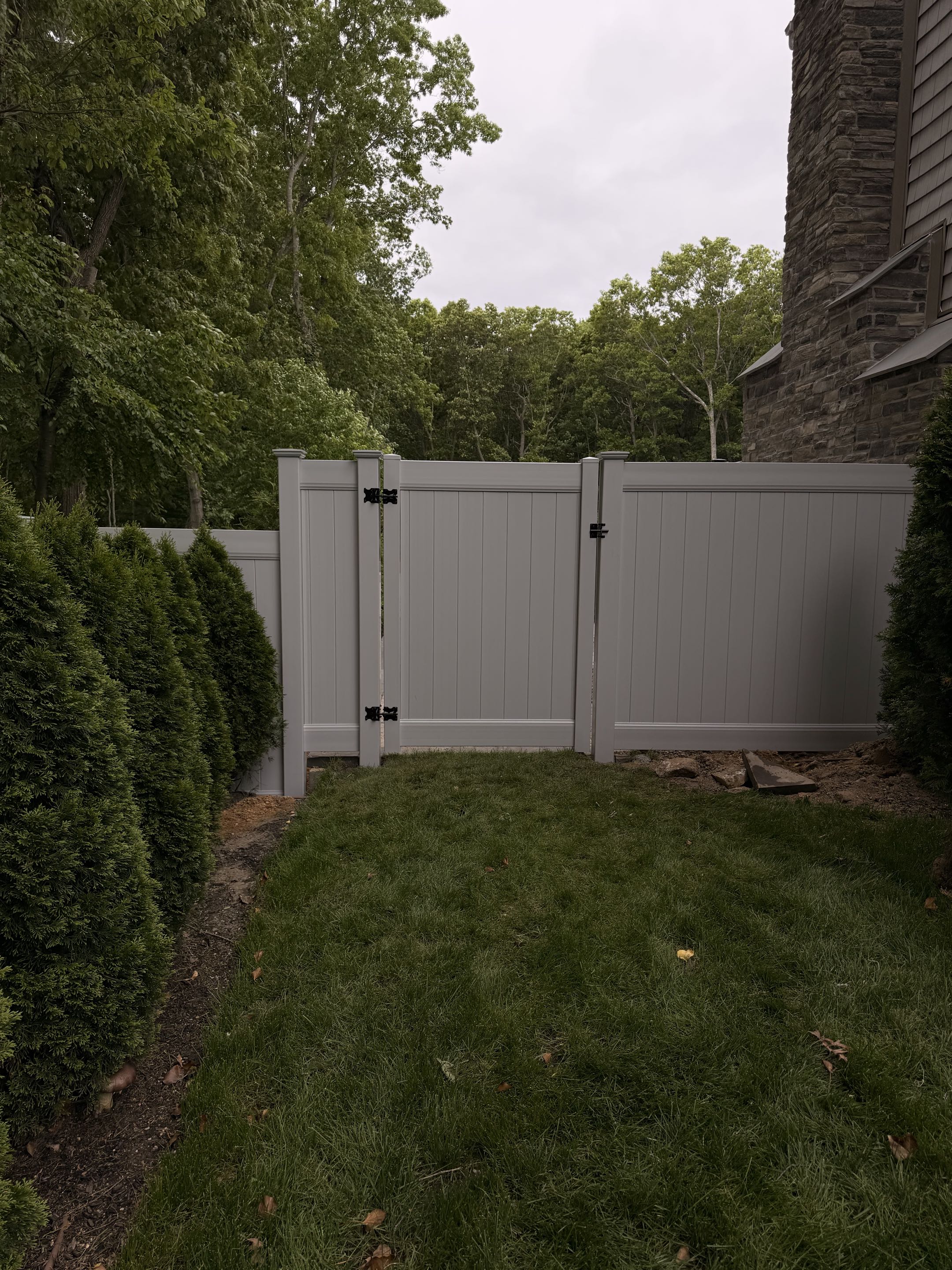 Dix Hills, NY - Another beautiful project completed in Dix Hills, NY. Our team installed a 6-foot Classic Gray Vinyl Privacy Fence, giving this homeowner the perfect combination of privacy, security, and curb appeal. Thank you for trusting Top Rail Fence Huntington with your backyard transformation.  Call 631-778-8808 for your free estimate today.  #DixHillsNY #VinylFenceInstallation #PrivacyFence #TopRailFenceHuntington #LongIslandFencing
