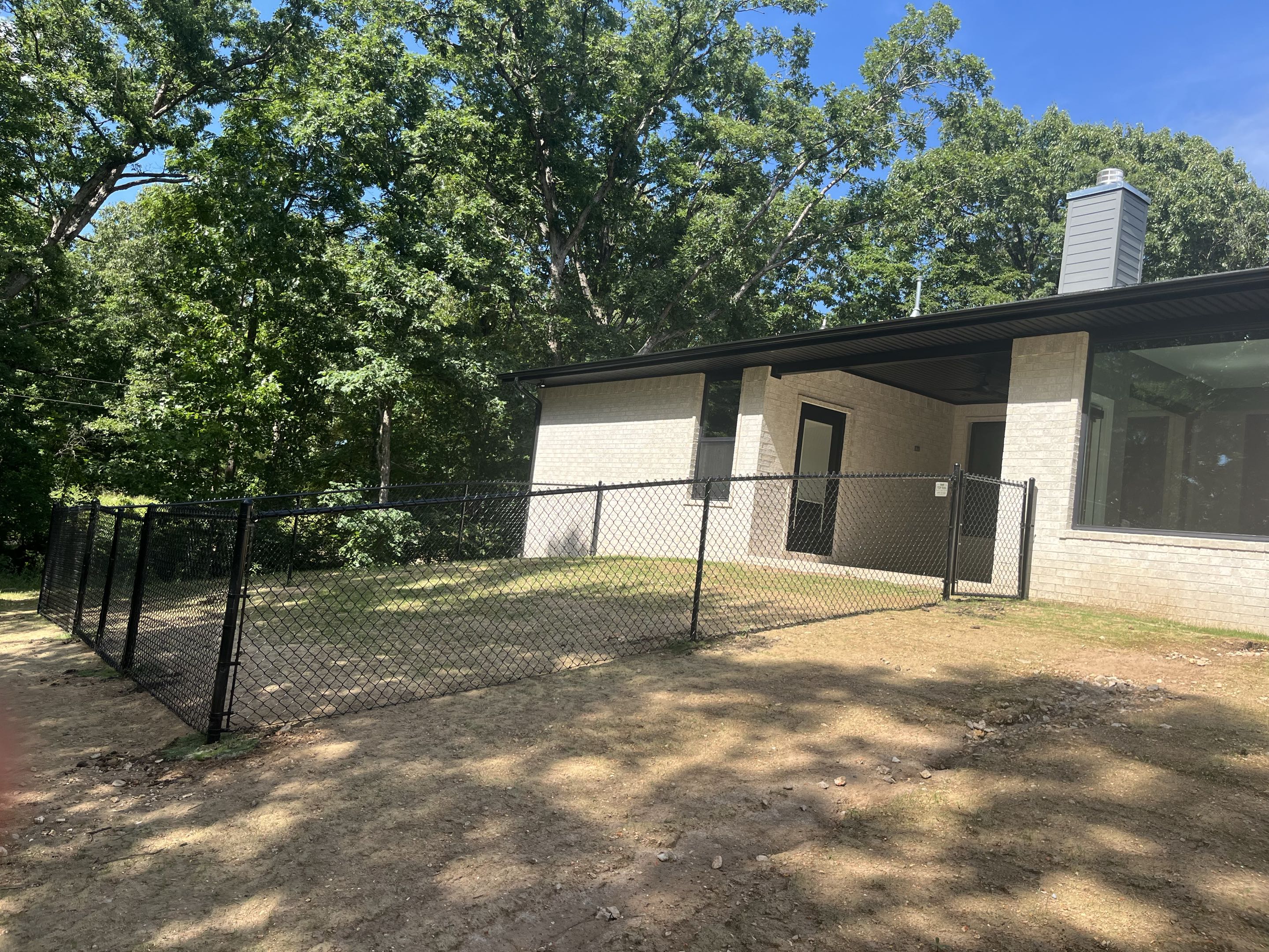 Gravette, AR - Black vinyl chain link