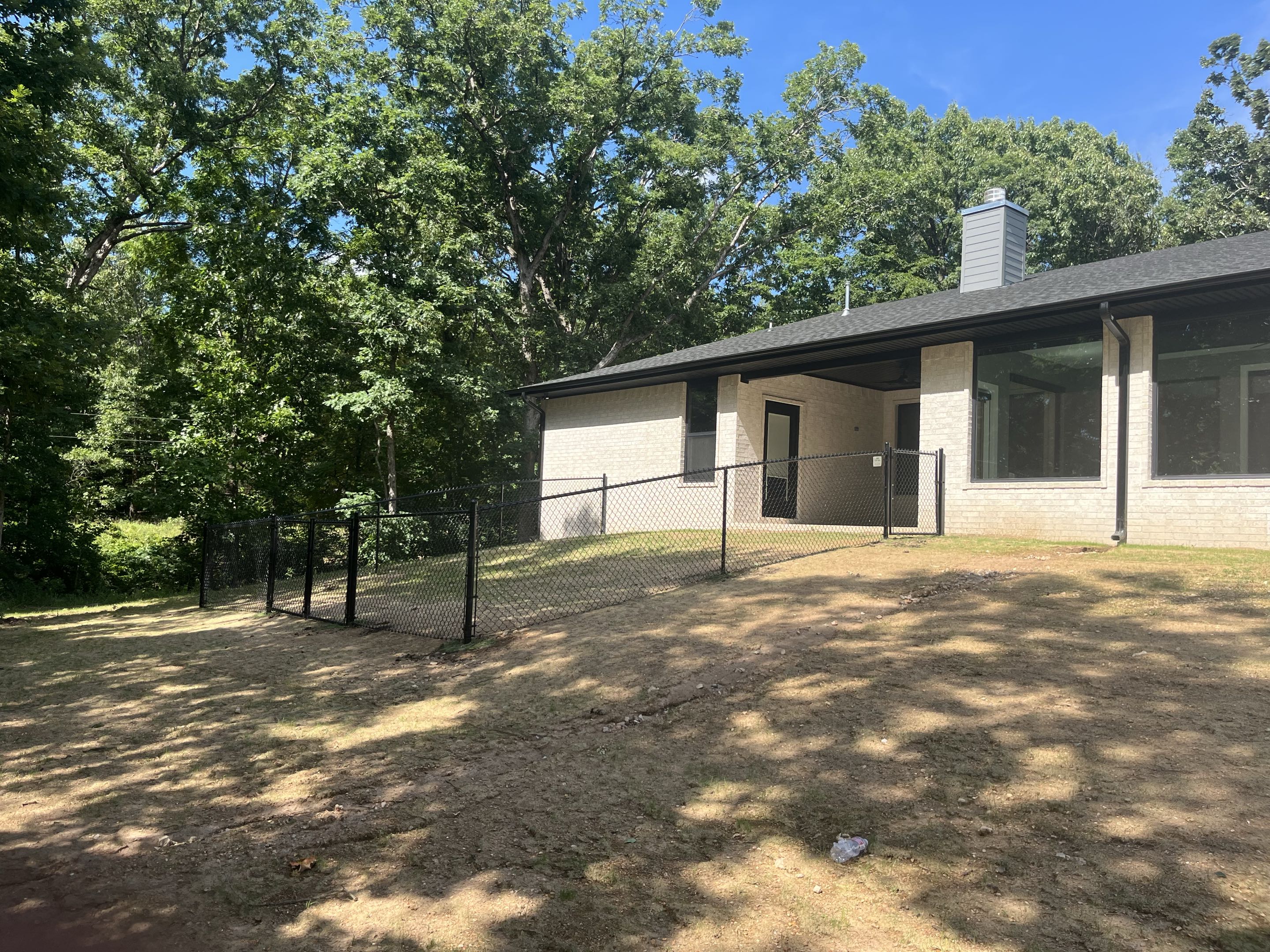 Gravette, AR - Black vinyl chain link