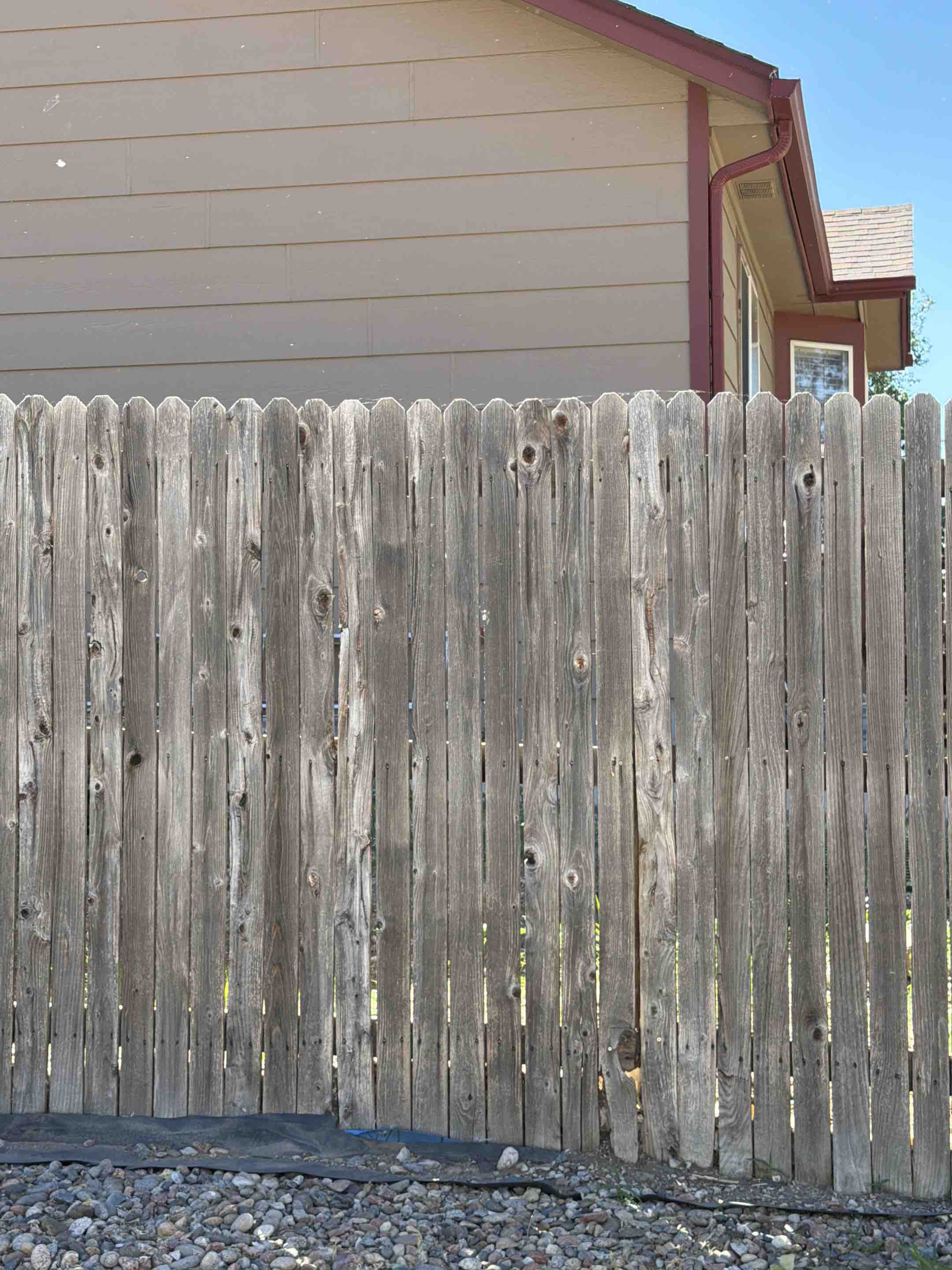 Colorado Springs, CO - Top Rail Fence is in Colorado Springs doing free estimates for Cedar Privacy Fencing!