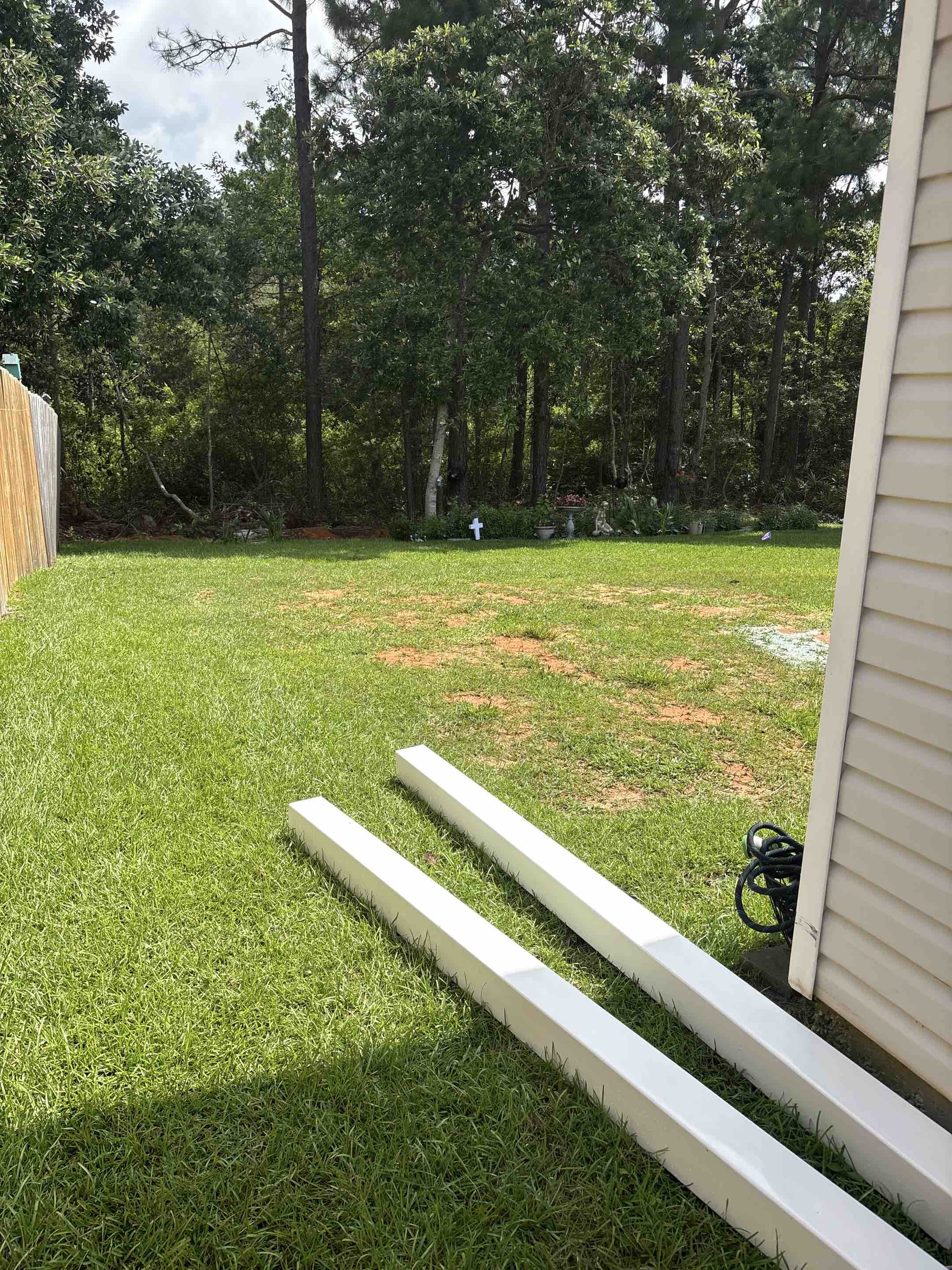 Gulf Breeze, FL - A beautiful Vinyl amd Aluminum fence going in today.   It’s going to be awesome!!!