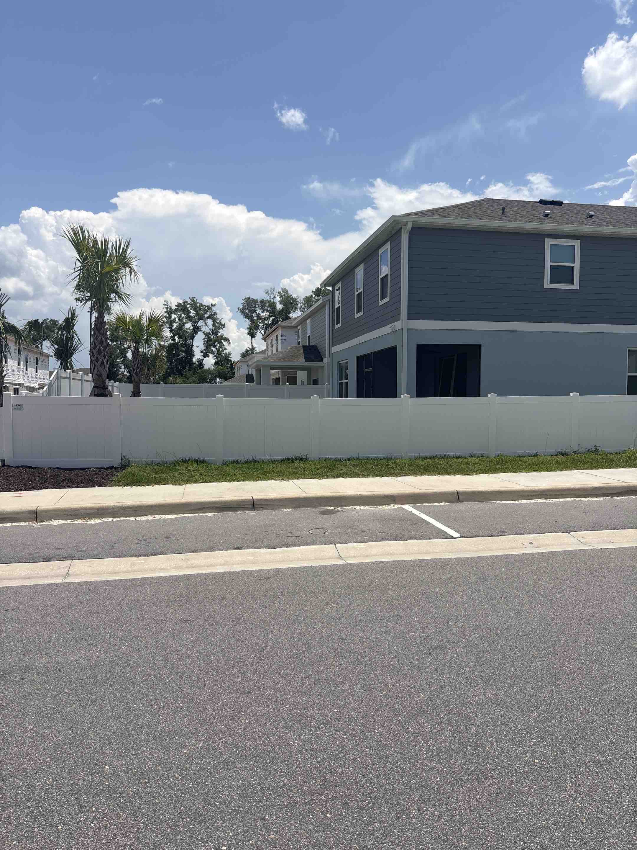 DeLand, FL - Recently installed a 4’ and 6’ height privacy vinyl fence for a new homeowner in deland. 