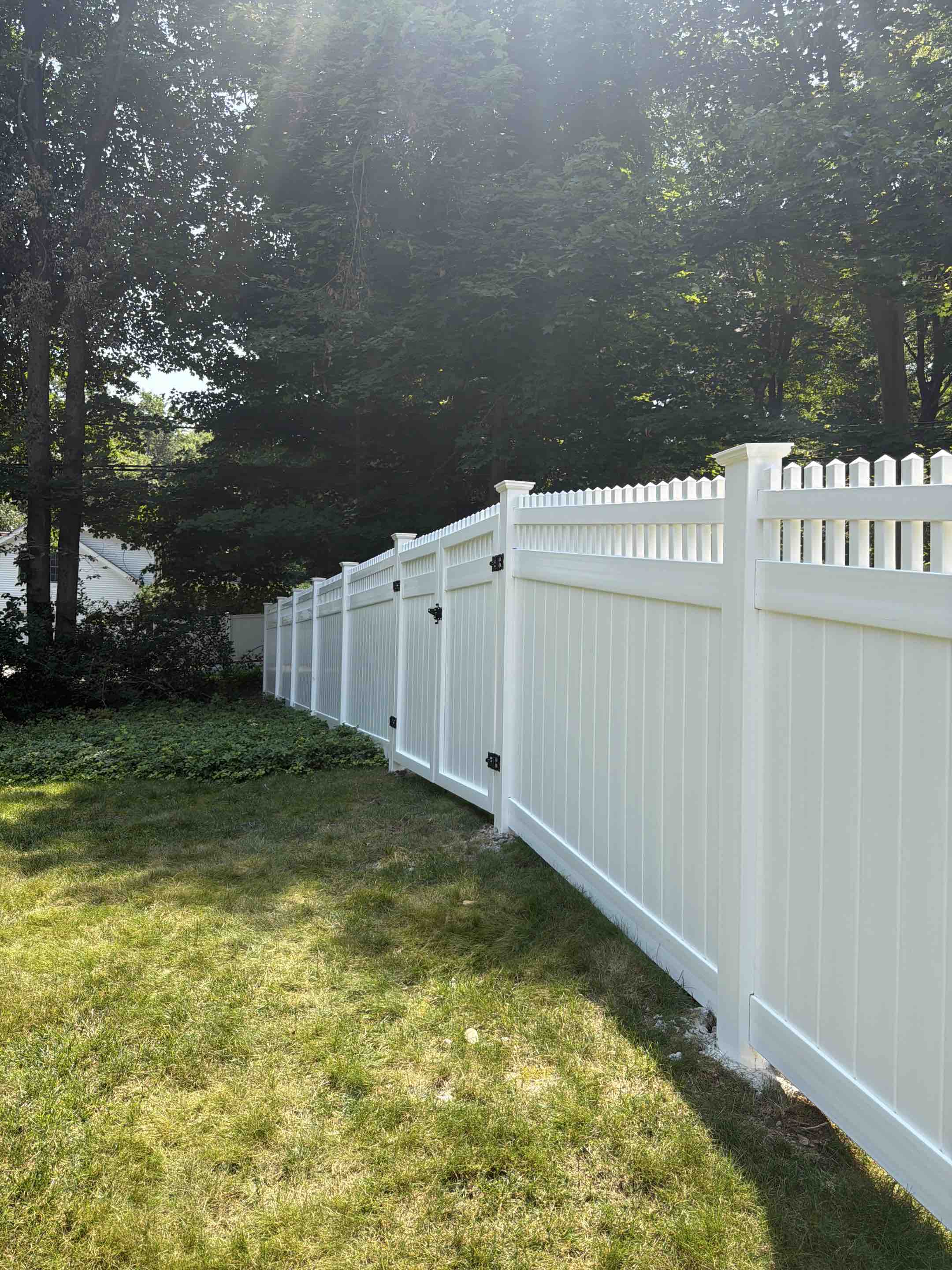 Fairfield, CT - Vinyl privacy with picket topper 