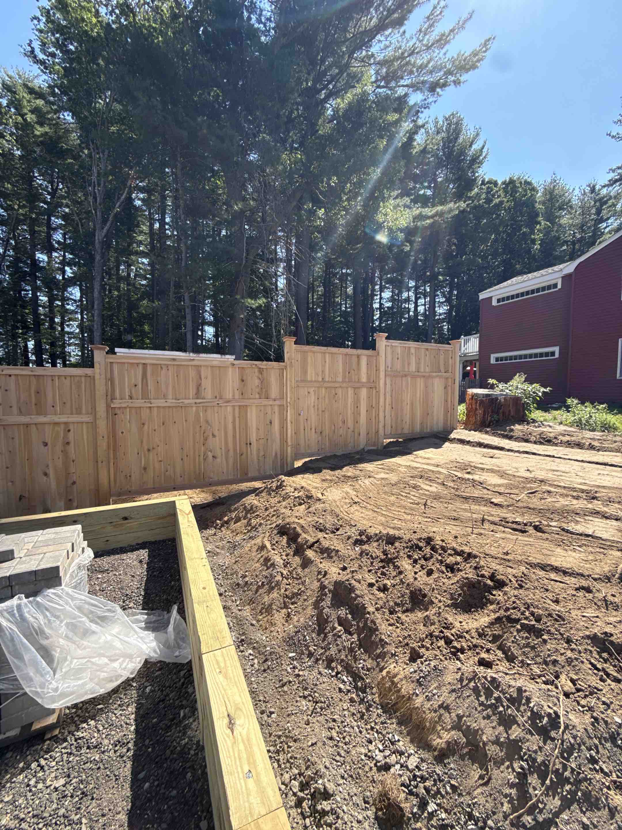 North Reading, MA - 6ft good neighbor fence in North Reading