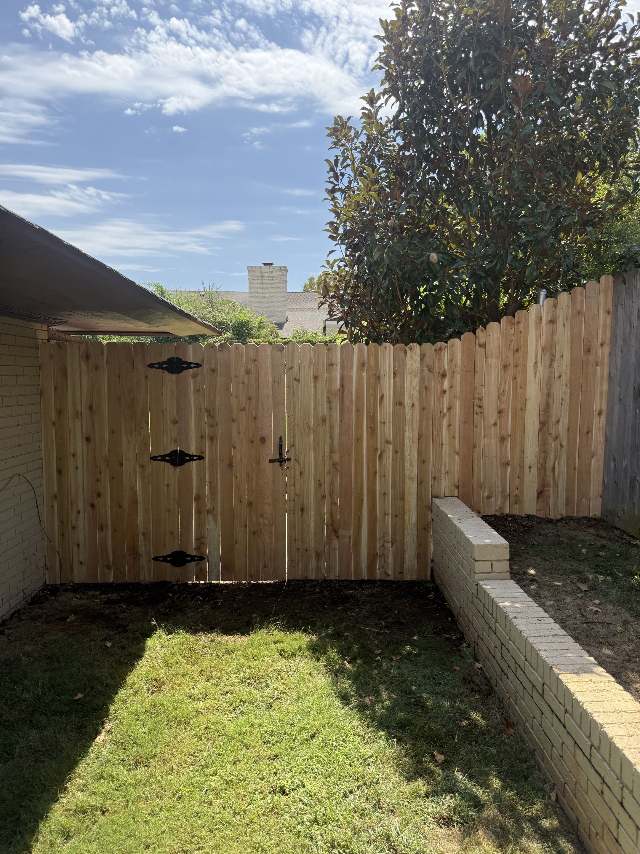 Oklahoma City, OK - This front section needed a refresh, so we replaced it with a 6 ft tall Western Red Cedar fence. Great transformation!