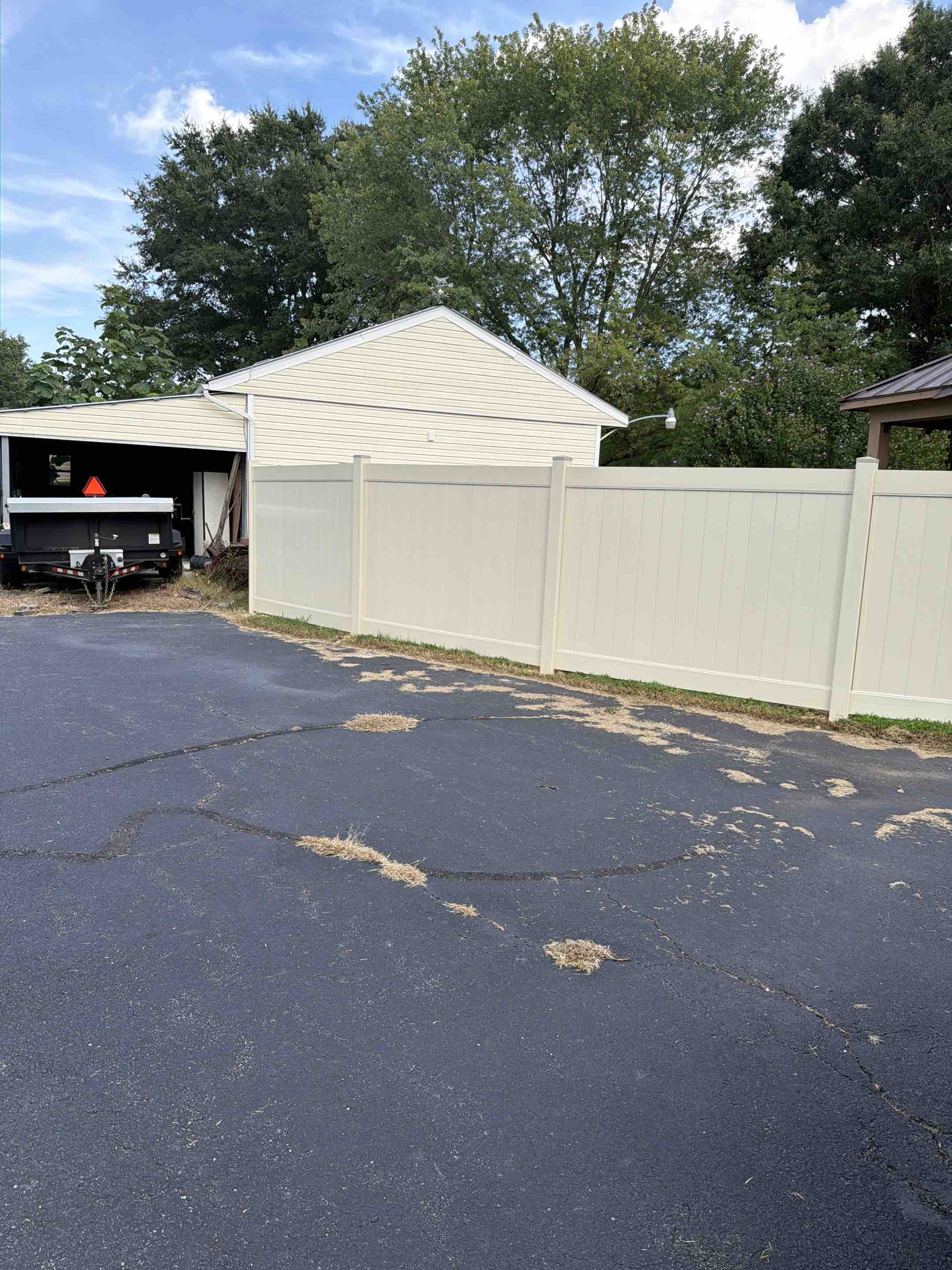 Glen Allen, VA - 6 foot almond privacy