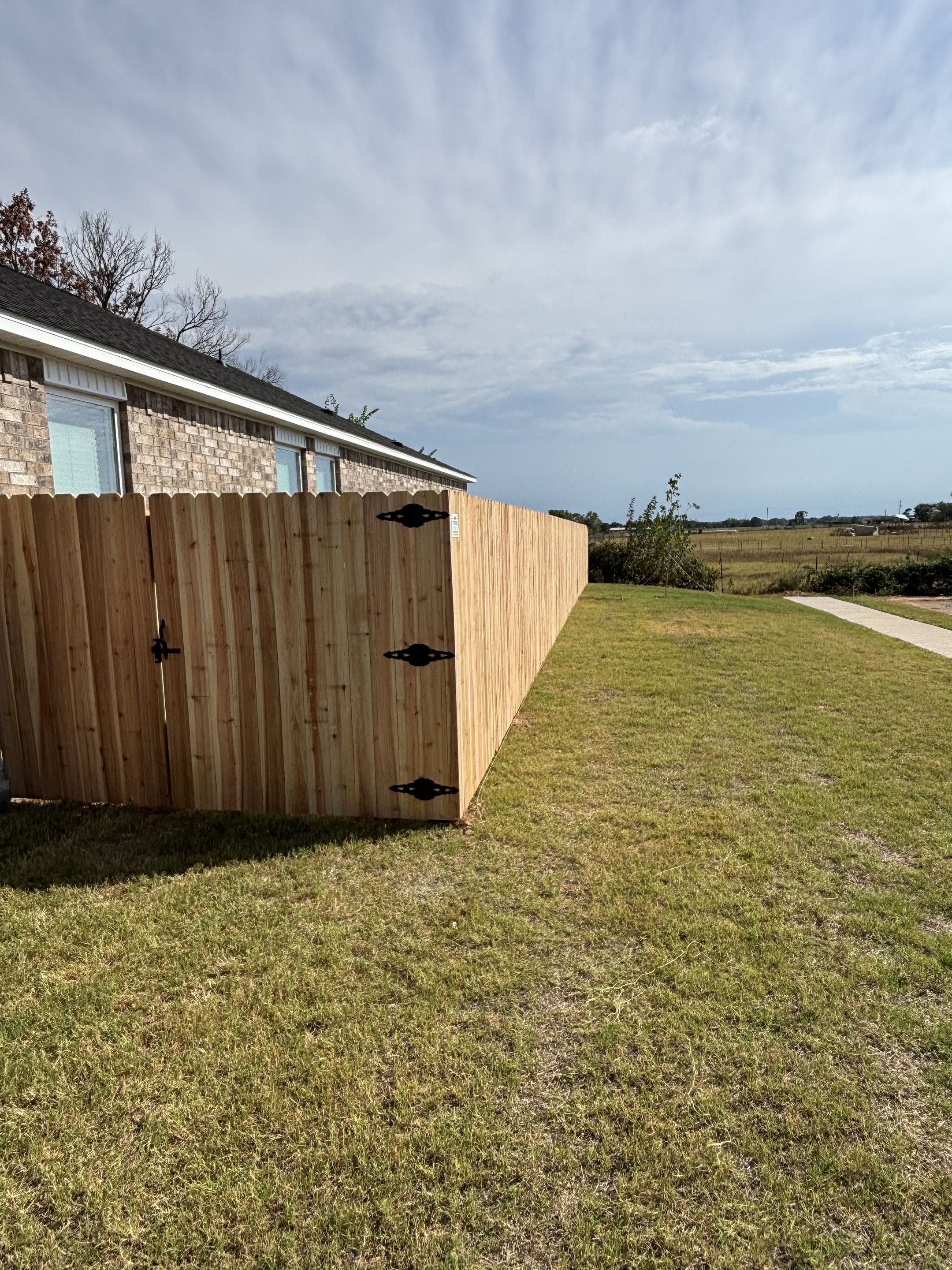 Bentonville, AR - Great looking cedar fence in Bentonville 
