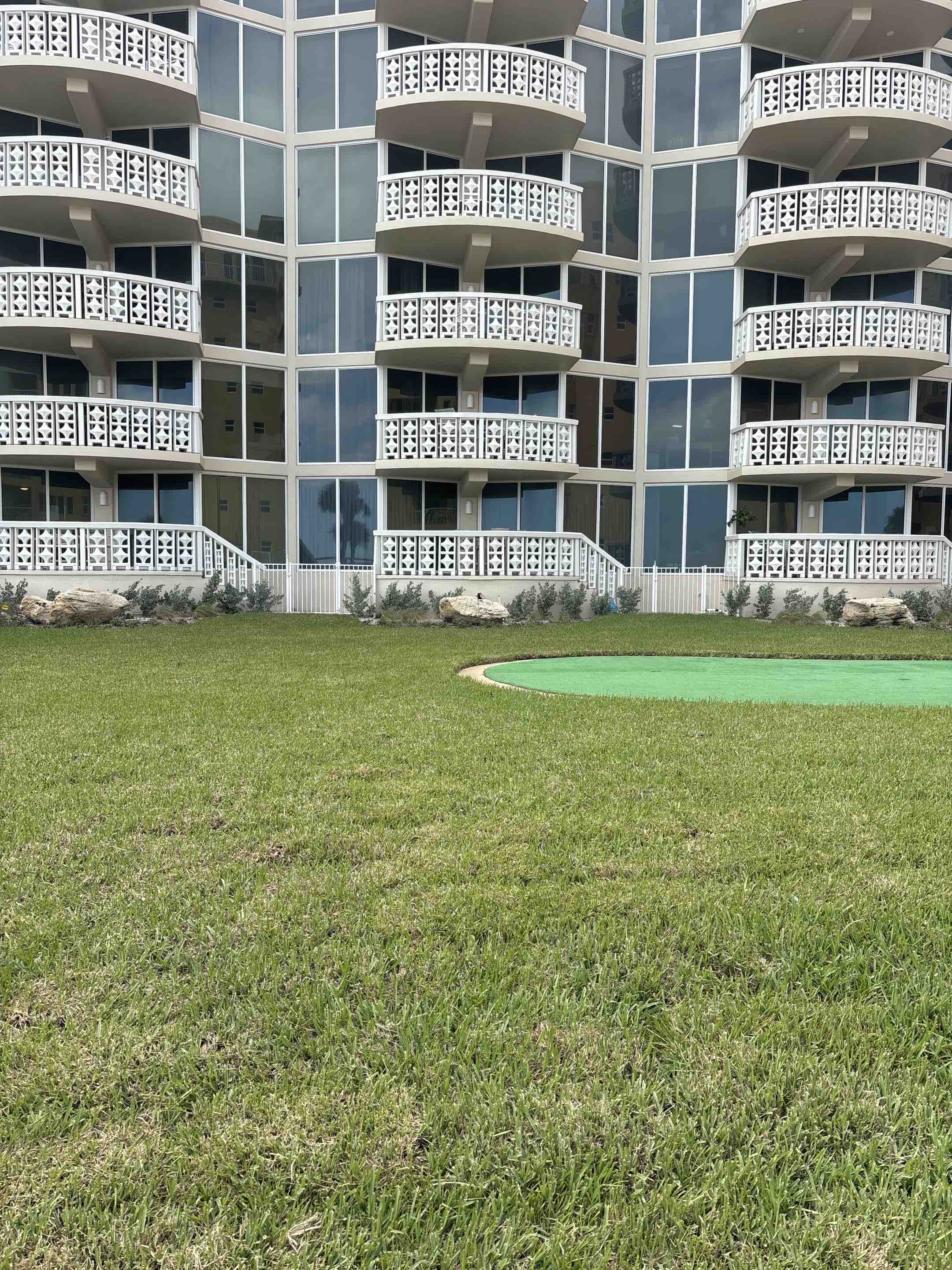 New Smyrna Beach, FL - We install 5 white aluminum gates for a condo over in new Smyrna 