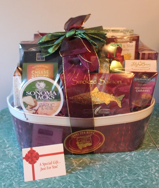 Unboxing the Houdini Napa Valley Basket from Wine Country Gift