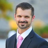 Dr. Andrew  Pocock, DDS