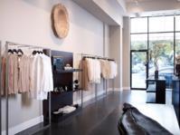 Helen Yi  Store