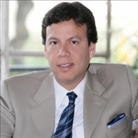 Dr. Augusto Villa
