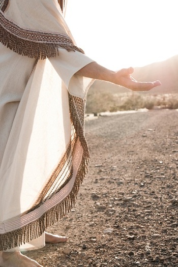 Yahushua extending His hand