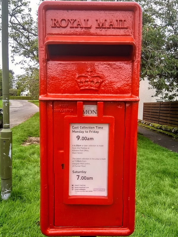 Post-1954 pattern Royal Mail lamp post box of the type used in Scotland, showing the Crown of Scotland.