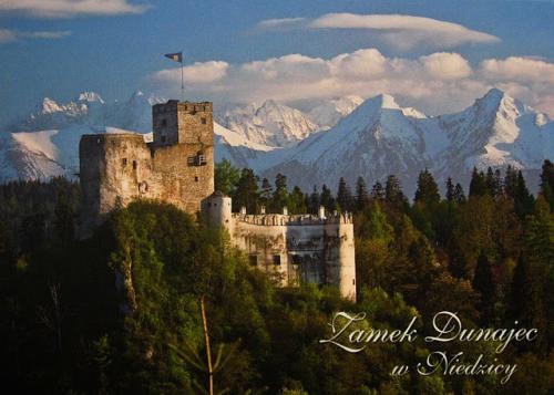 https://s3.amazonaws.com/static2.postcrossing.com/postcard/medium/a5c512e789e347b79374c655d04378e6.jpg