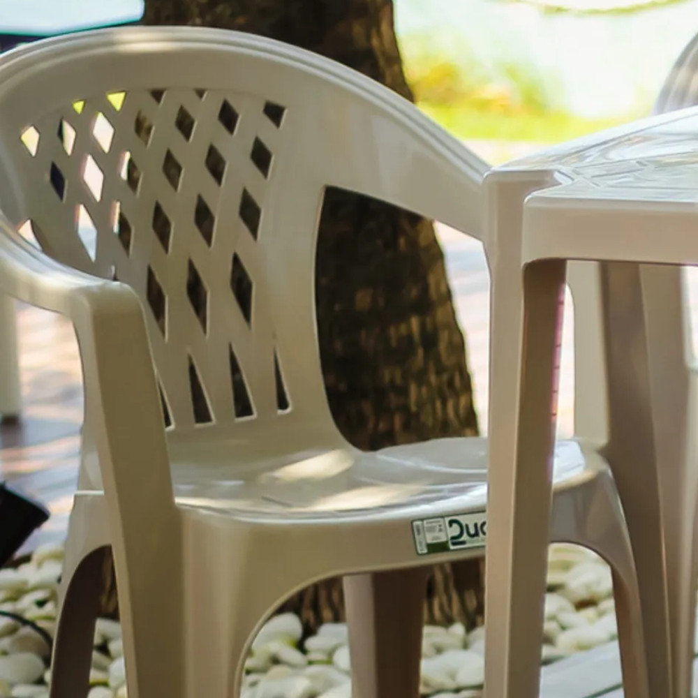 Kit 12 Cadeiras de Plástico com Braço Duo Bella Duoplastic Empilháveis