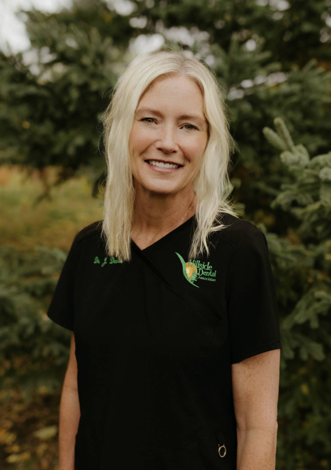 Portrait of Dr Jessica Davis