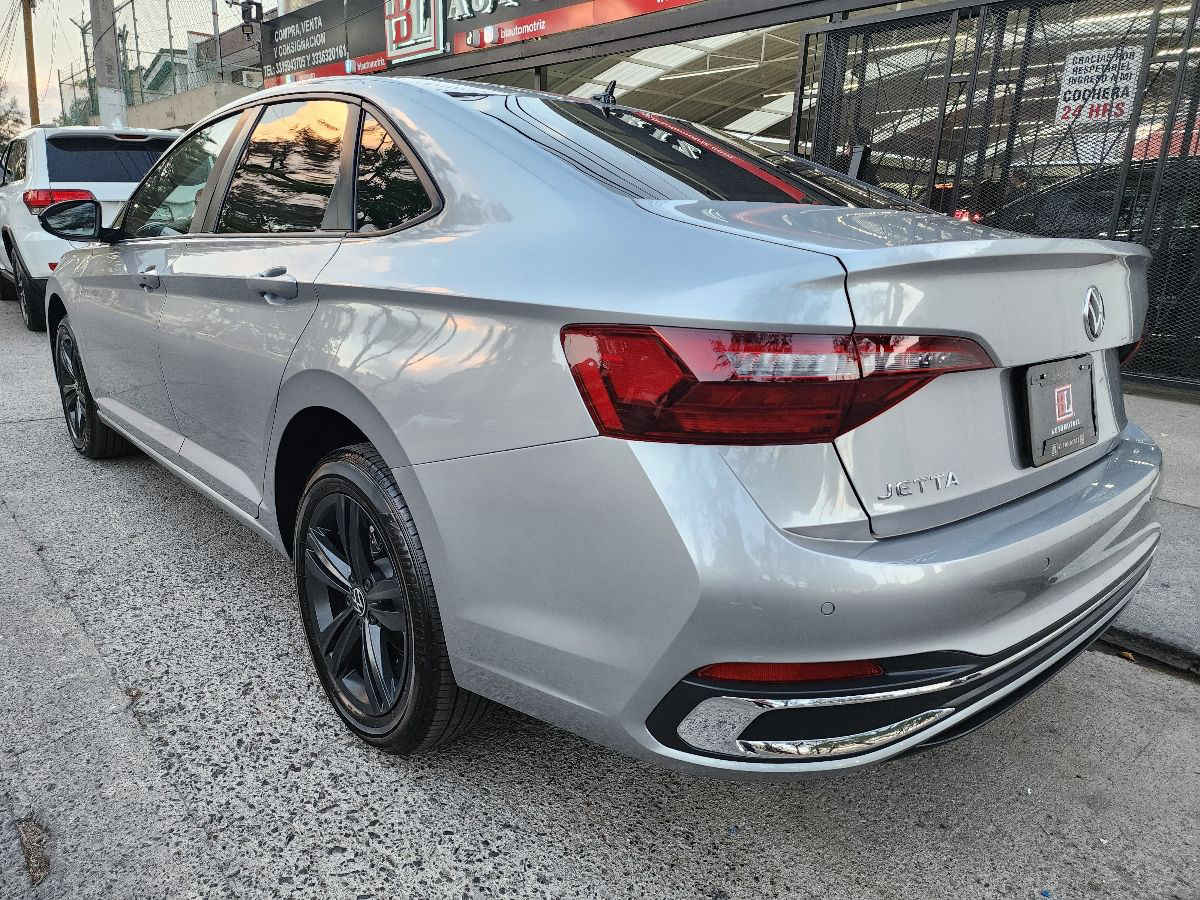 Volkswagen Jetta 2024 