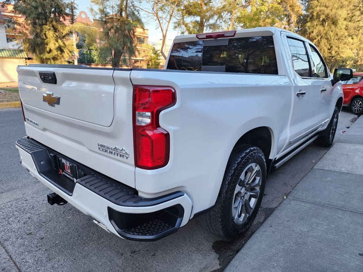 Chevrolet Cheyenne 2023 