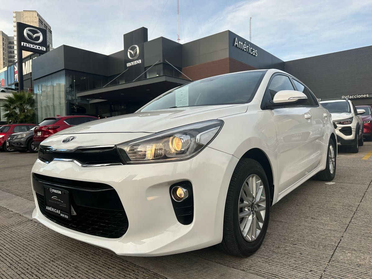 Autos seminuevos - Kia Rio-sedan 2018