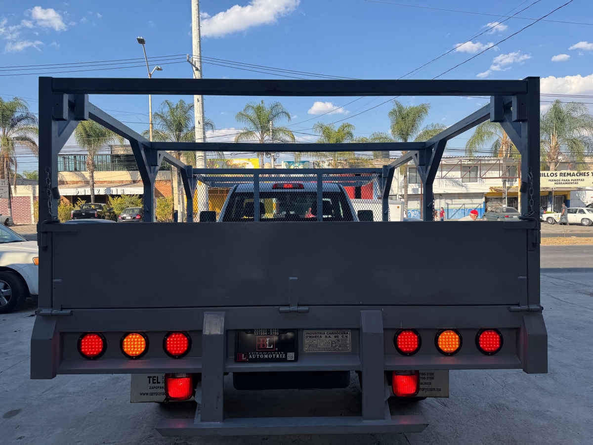 Chevrolet Silverado 2023 
